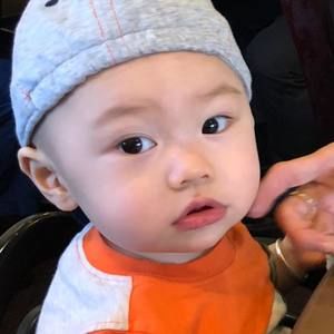 Meet your Posher, Elly